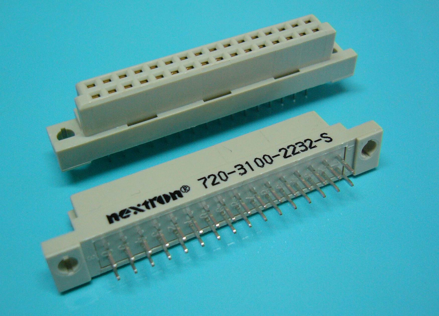 母端-232直孔欧式插座