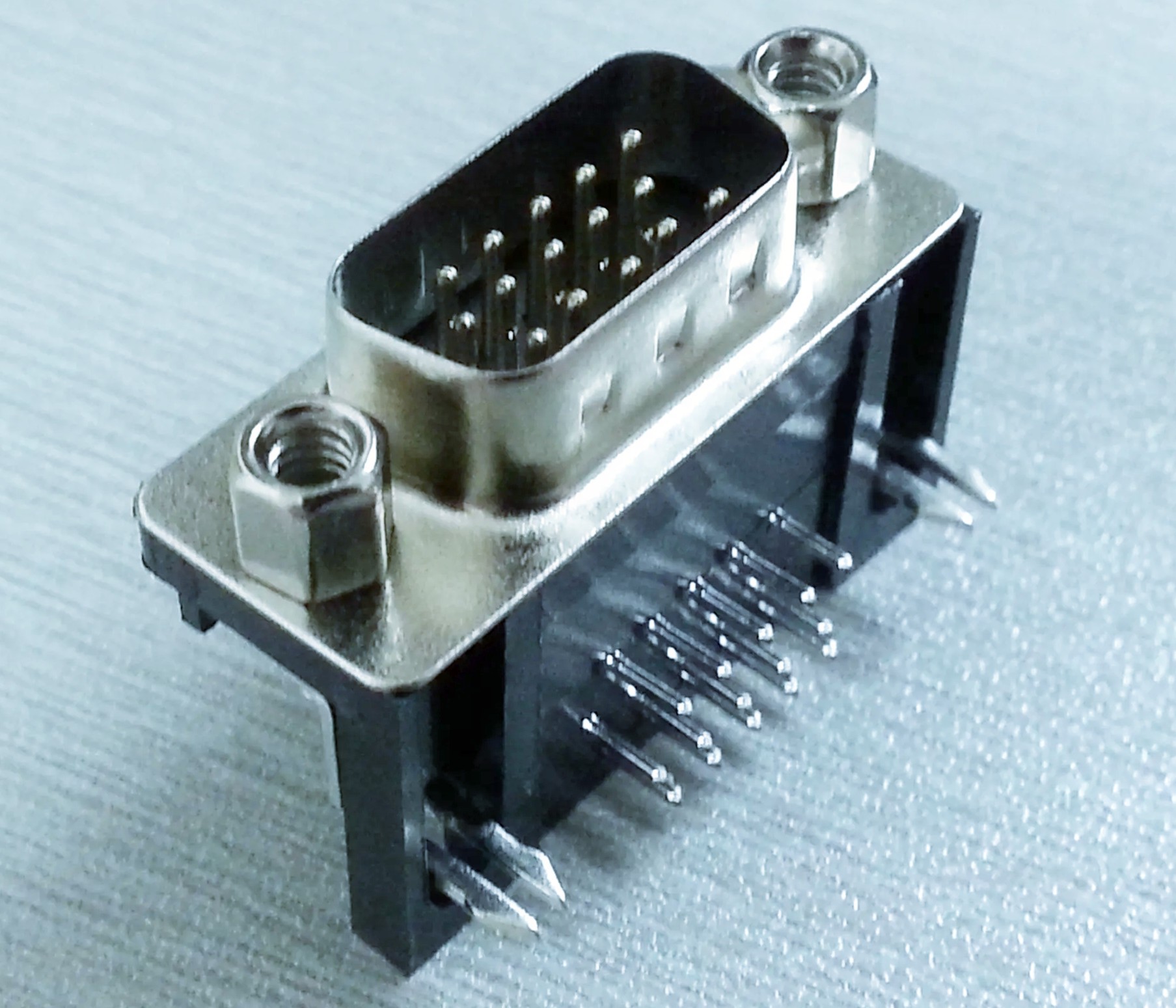 HDR公端-XXp弯式焊接插头